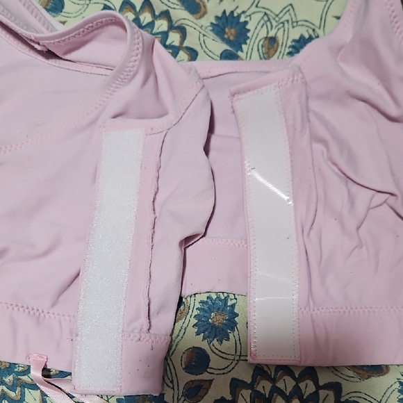 Masthead Surgical Bra. - Picture 7 of 8